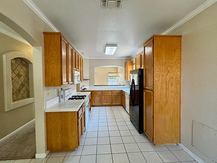 1220 Arbor Dr — Photo 4