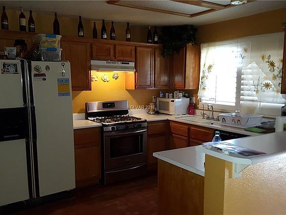2nd image of 213 Honey Locust Dr