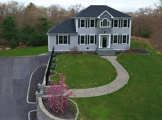 59 Donald Davis Dr, West Greenwich, RI 02817
