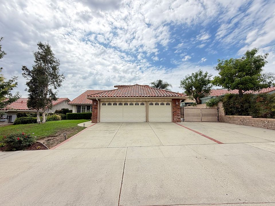 1st image of 2863 Sapphire Ave