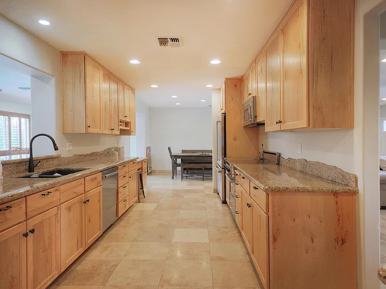6332 E Earll Dr — Photo 10