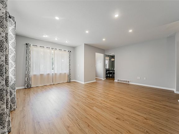 3rd image of 3404 W 231st St