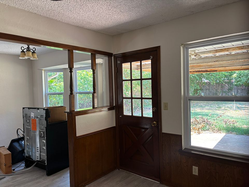 1st image of 1703 Lancaster Cir