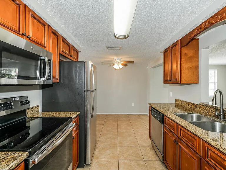 11610 Meadow Dr — Photo 8