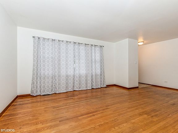 3rd image of 10418 S Aspen Dr