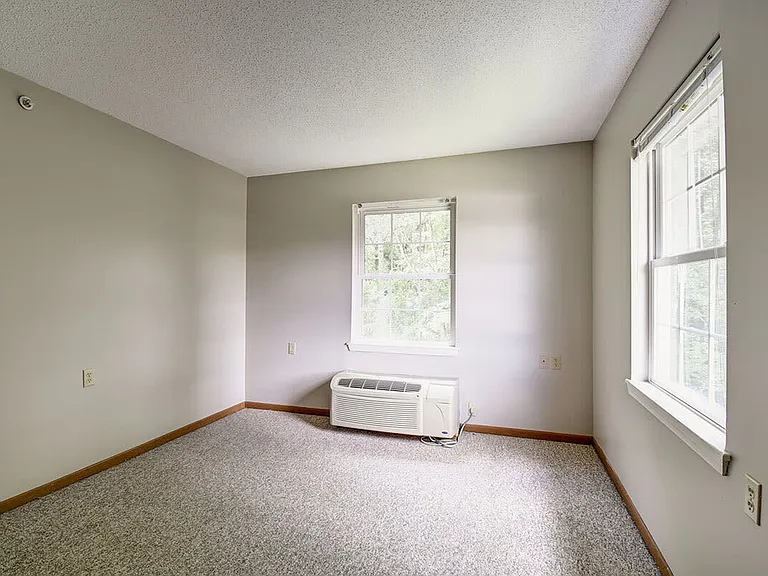 Heritage House — Photo 16