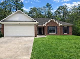 27 Lincolnshire Ln, Phenix City, AL