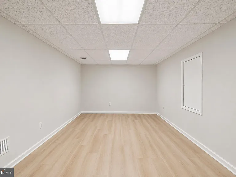 14435 Pebble Hill Ln S — Photo 17