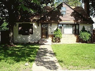 1st image of 5621 36th Ave S