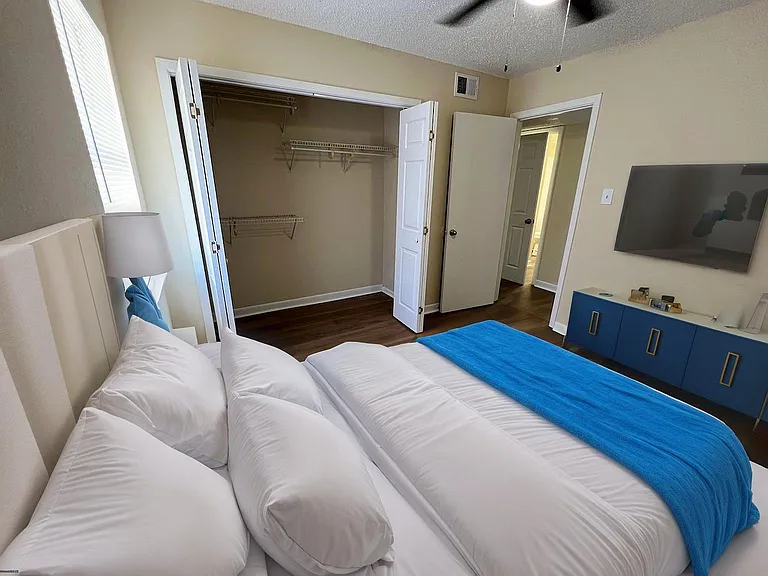 Tiger Den Apartments — Photo 37