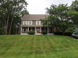 12 Hampton Ct, East Walpole, MA 02032