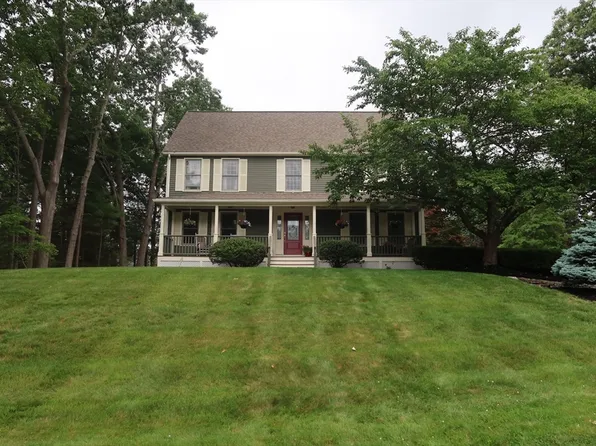 12 Hampton Ct, East Walpole, MA 02032