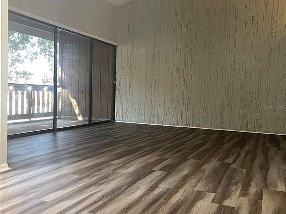3rd image of 940 E Michigan St #940
