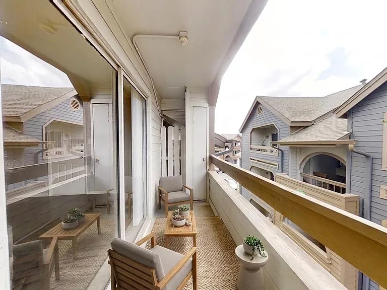 Hill Country Apartments — Photo 19