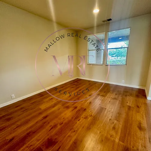 3 bed, 2.5 bath, 2074 sqft, $2,850 — Photo 2