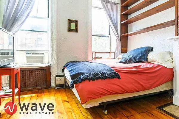 Rented by Wave Real Estate Group | media 25