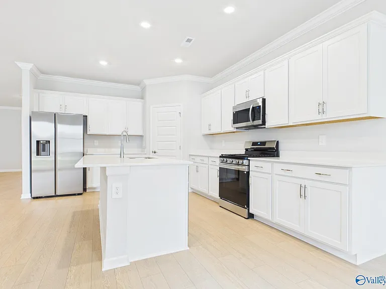 17993 Longleaf Dr — Photo 8