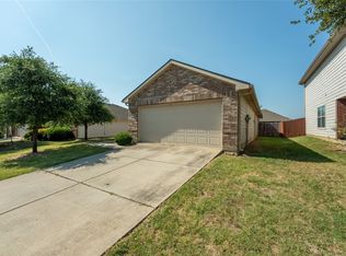 1914 Harbor Lights Dr, Grand Prairie, TX 75051