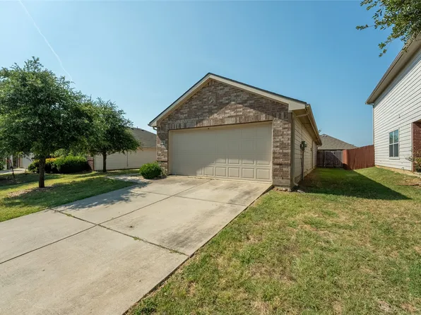 1914 Harbor Lights Dr, Grand Prairie, TX 75051