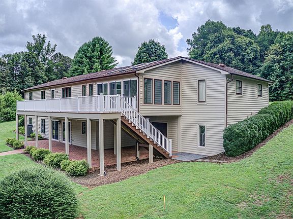 5th image of 722 Lake Park Dr