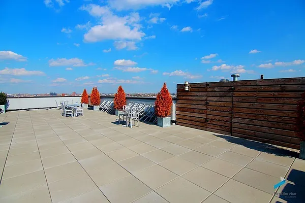 Rented by Bold Marketing | media 32