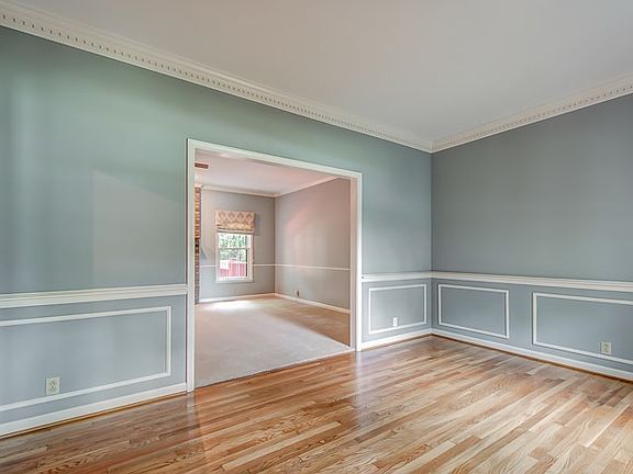4th image of 7500 Hallows Dr