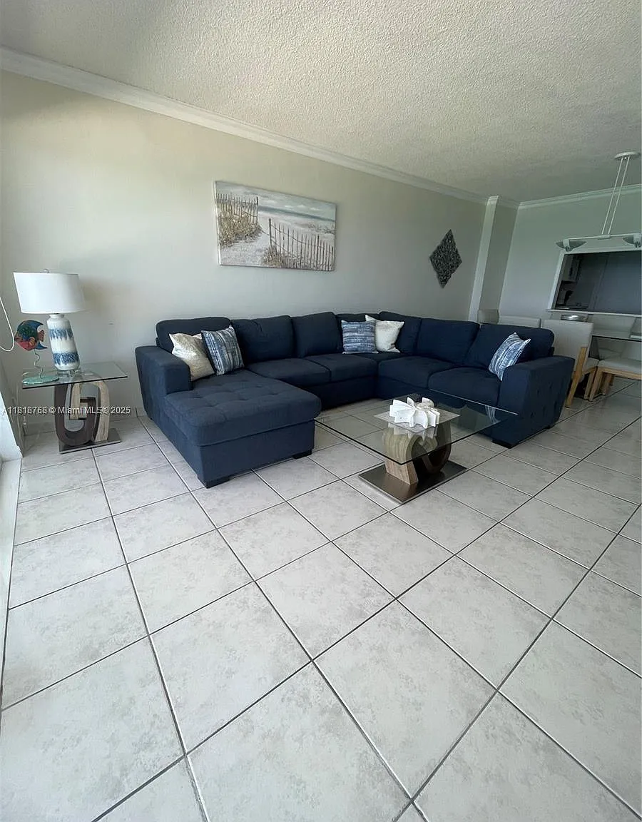1 bed, 1.5 bath, $3,700 — Photo 4