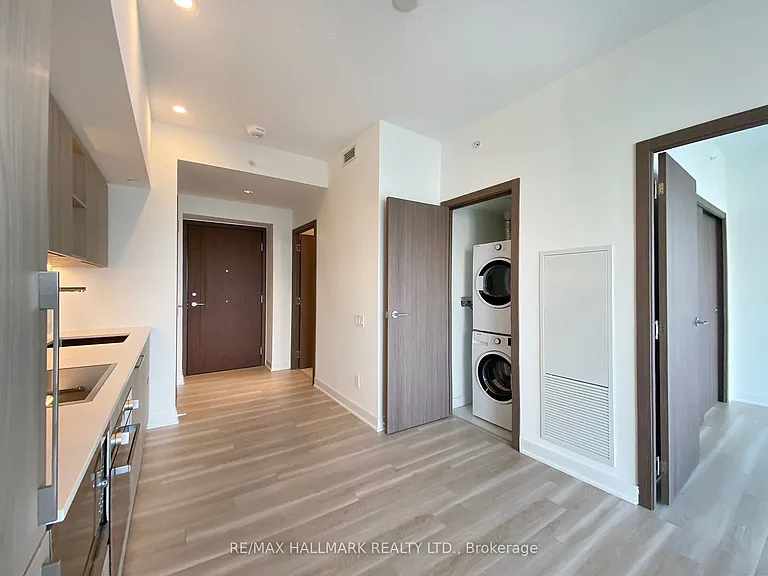 17 Bathurst St #4007 — Photo 5