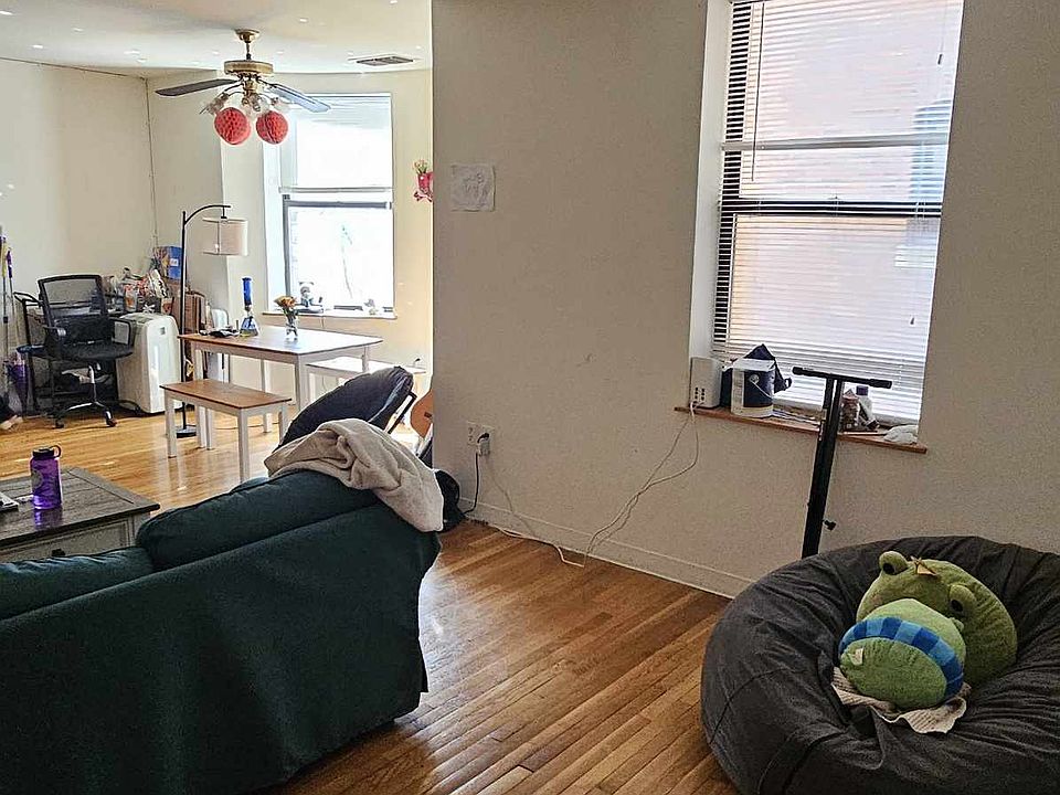 2nd image of 99 Gainsborough St #105
