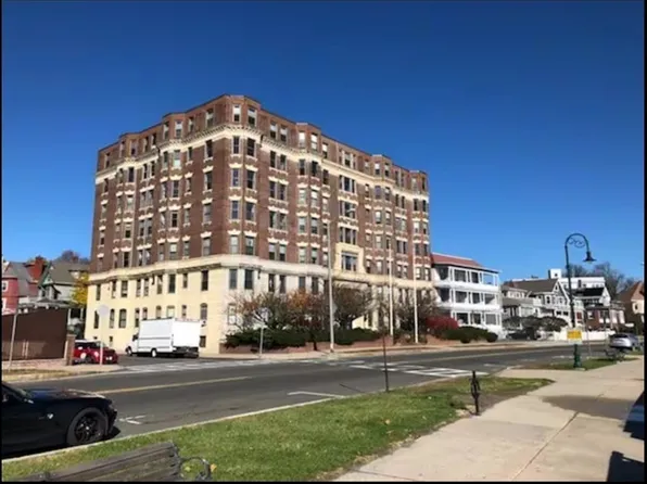 285 Lynn Shore Dr APT 203, Lynn, MA 01902