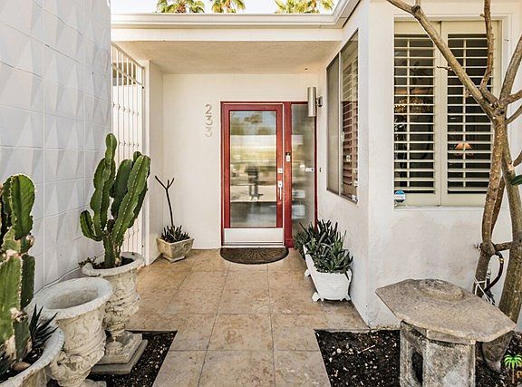 5th image of 233 E Canyon Vista Dr
