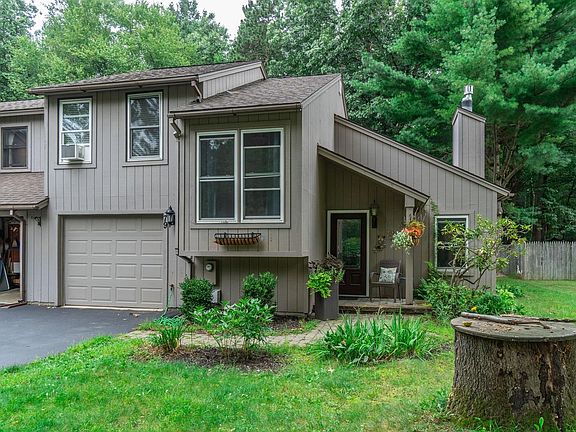 3rd image of 79 Arrow Wood Pl
