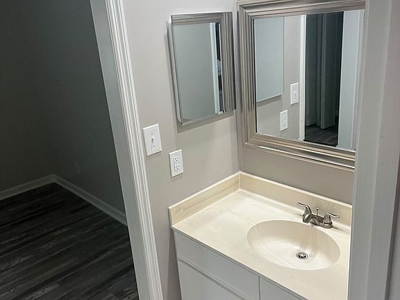 4th image of 6703 Jefferson Pl APT F1