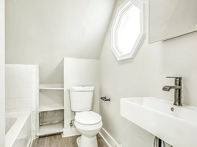 34 William St #2C — Photo 6