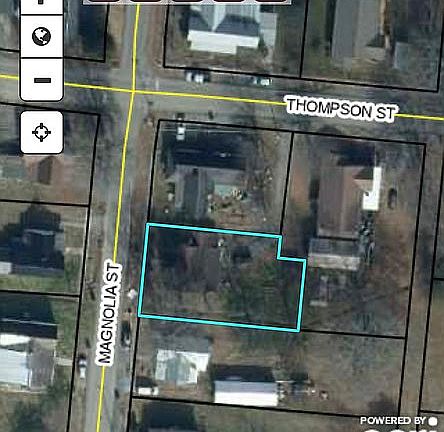 5th image of 303 Magnolia St