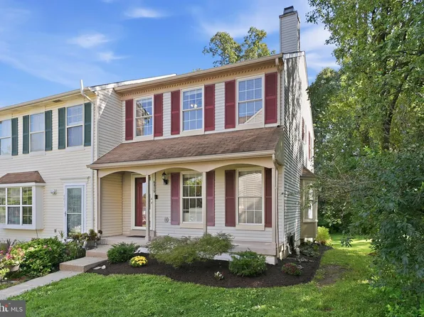 6815 Malton Ct, Centreville, VA 20121