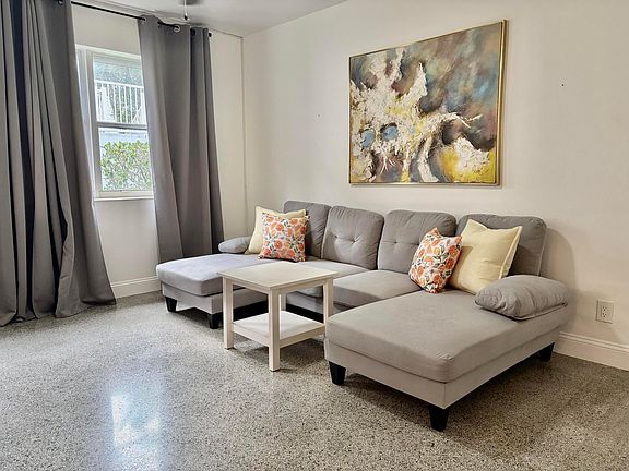 5th image of 625 Orton Avenue #18
