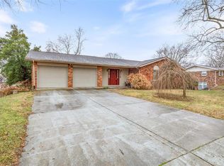 718 Smith St, Farmington, MO 63640