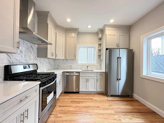 2nd image of 78 Holten Ave Floor 1