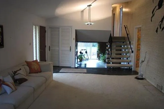 7240 N Lowell Ave — Photo 8