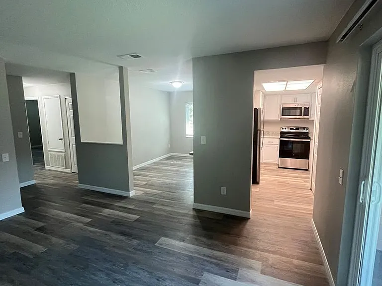 Spring Garden Apartments — Photo 19
