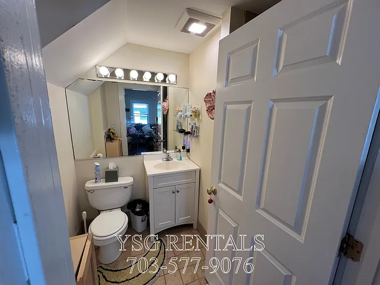 235 Everett St #235 — Photo 23
