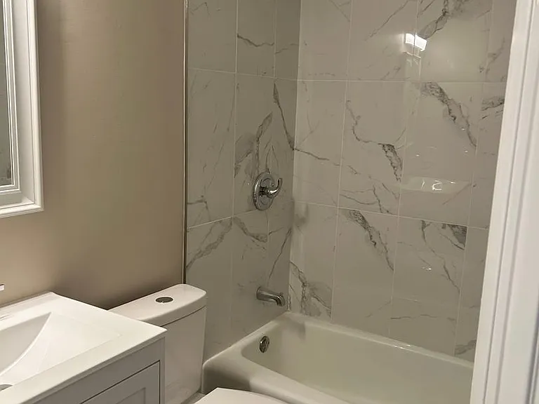 345 N Dewey St — Photo 5