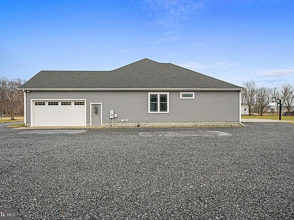 3rd image of 321 Blue Heron Rd