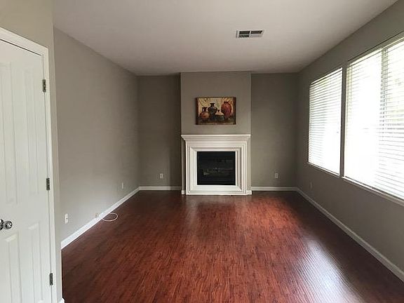5th image of 918 Baines St