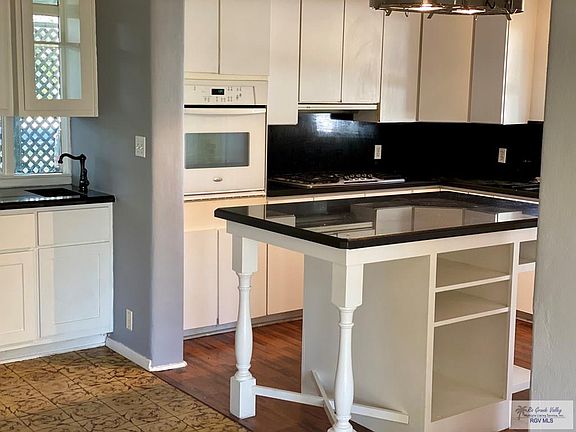 5th image of 236 Sunset Dr #9