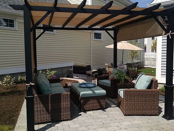 Lovely patio with pergola