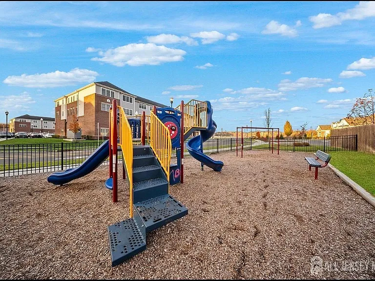 1025 Vanderbergh Blvd — Photo 25