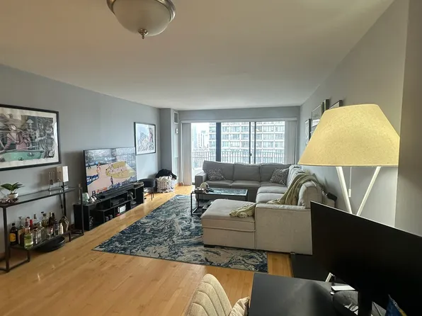 2020 N Lincoln Park W, Chicago, IL