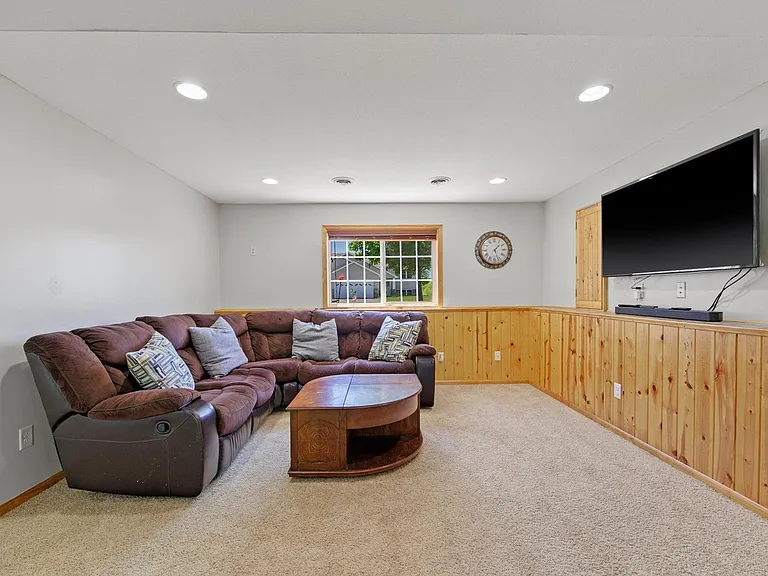 715 Black Forest Rd — Photo 11